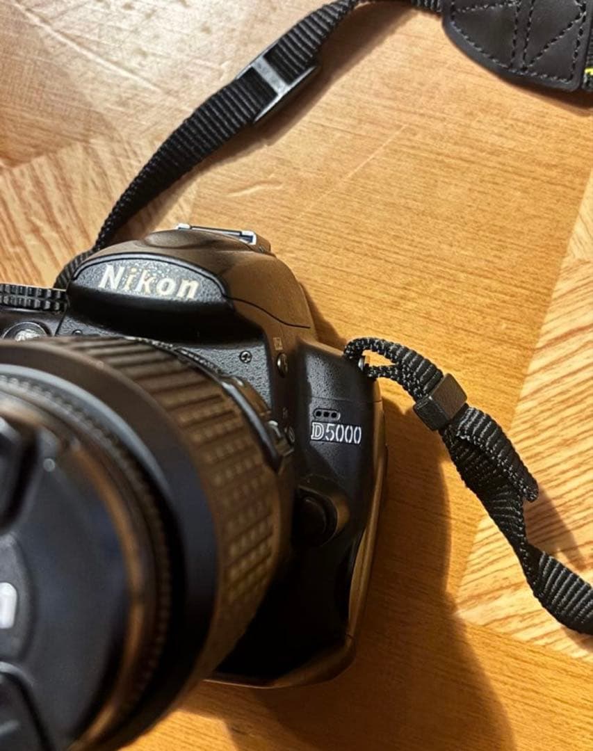 Nikon D5000 デジタル一眼レフカメラ