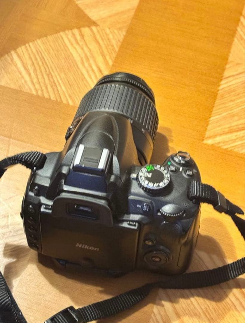 Nikon D5000 デジタル一眼レフカメラ