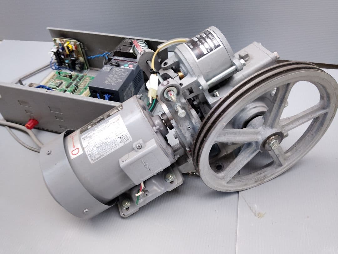 三菱電機製エレベーター用トラクションマシン(あ44)