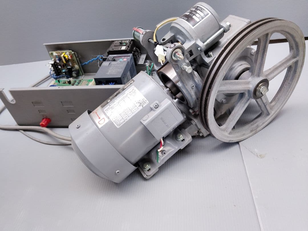 三菱電機製エレベーター用トラクションマシン(あ44)