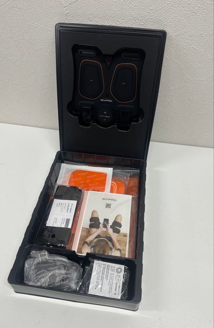 ◆新品まとめ割対応します◆シックスパッドアームベルト