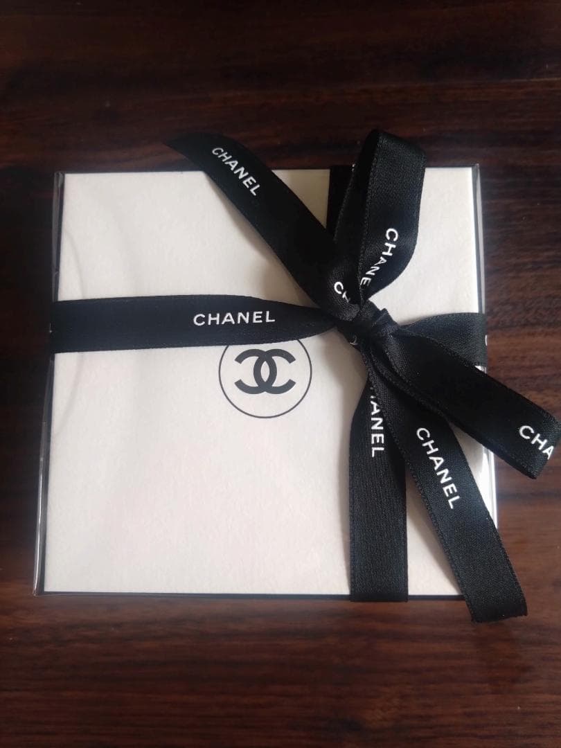 シャネル　レ　ゼクスクルジフ　フレッシュ　ボディクリーム新品