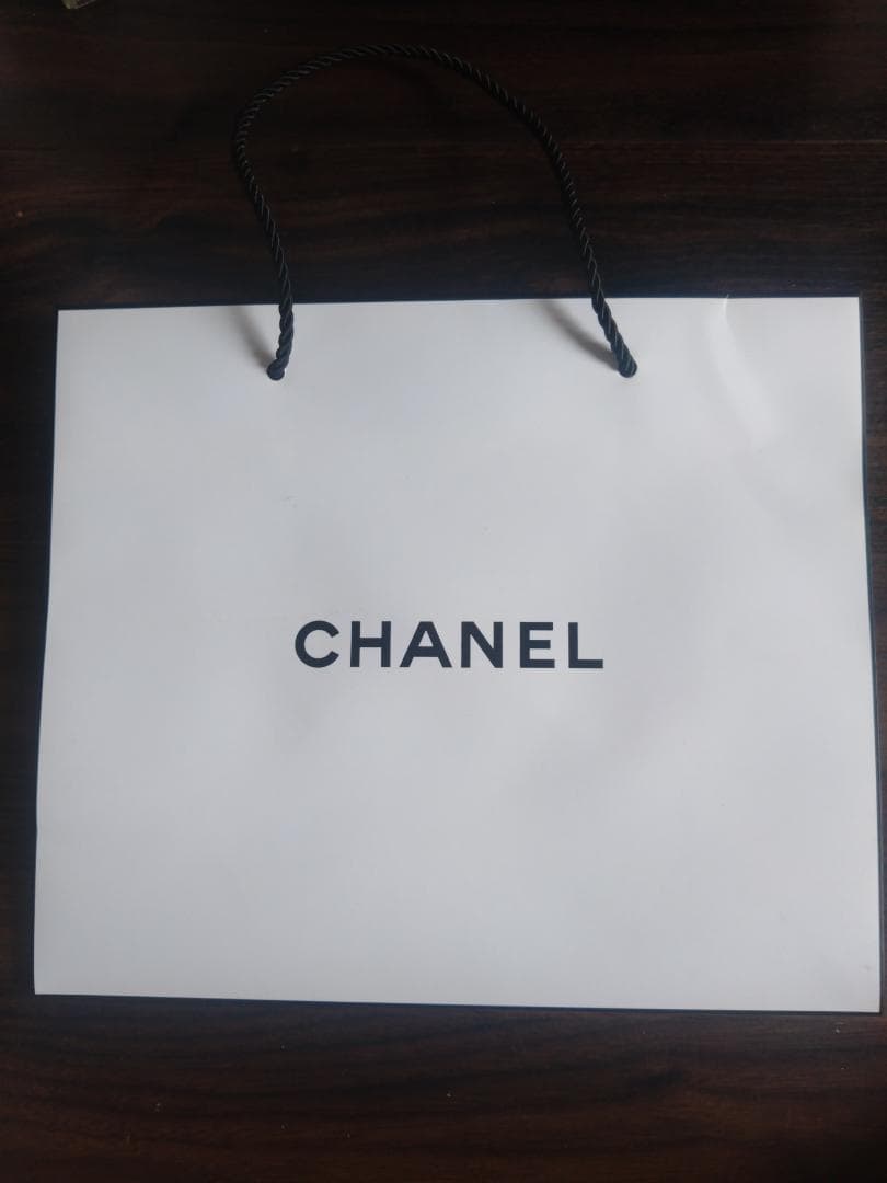 シャネル　レ　ゼクスクルジフ　フレッシュ　ボディクリーム新品