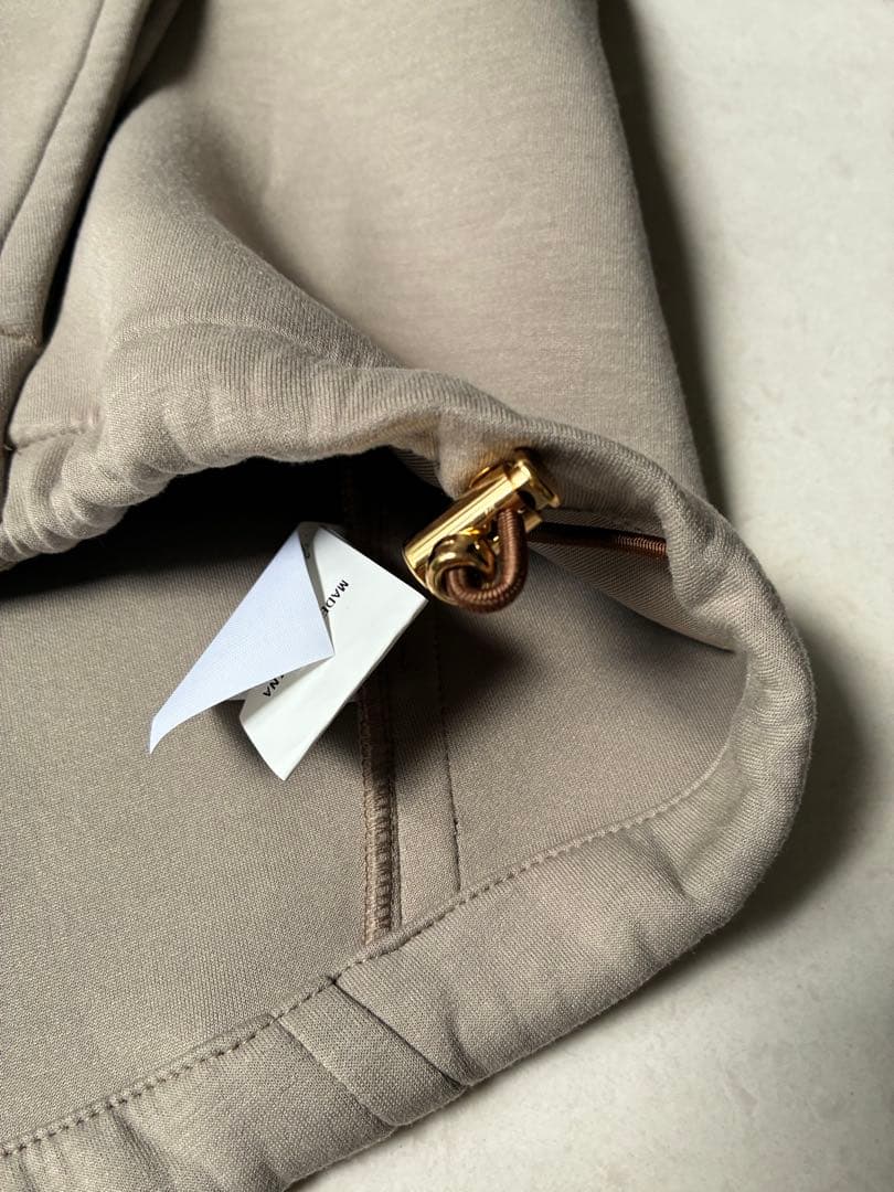 新品未使用　マルティニーク　ダンボールジップブルゾン