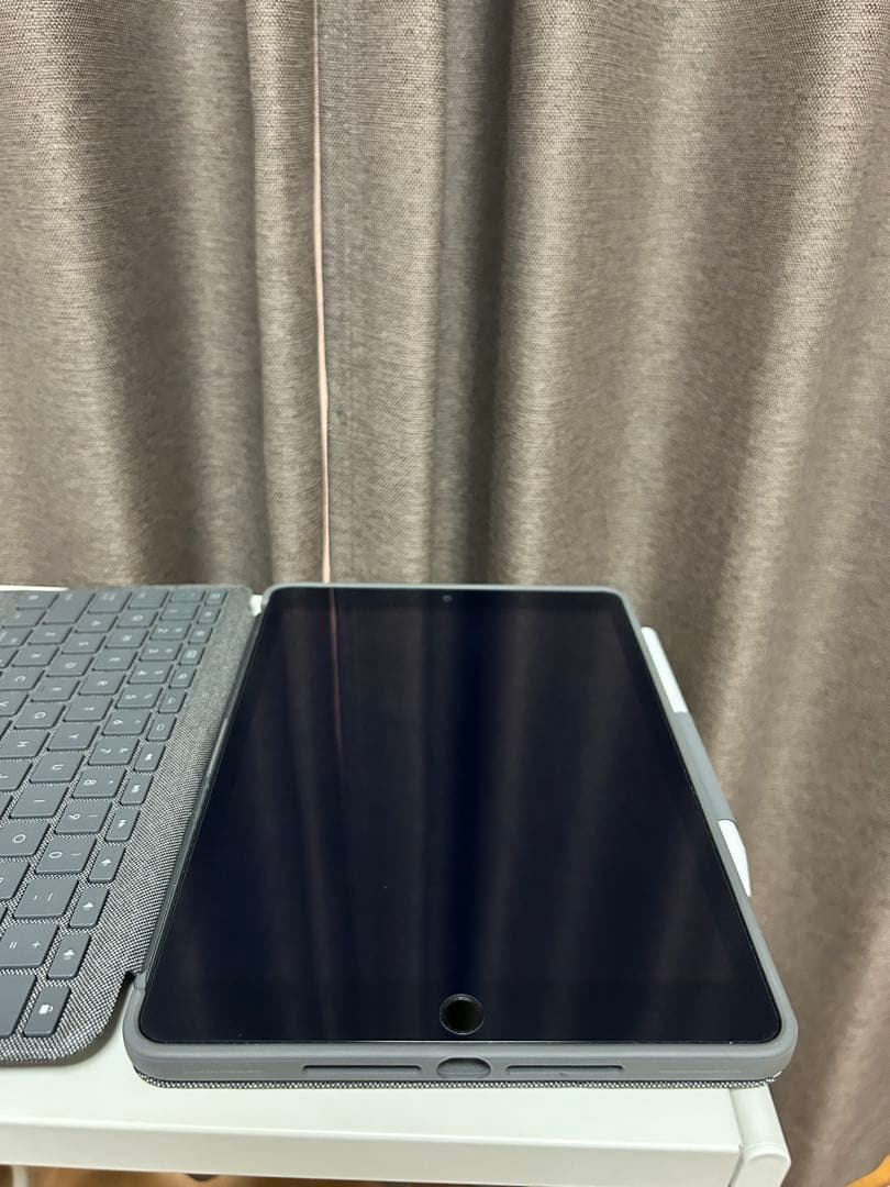 ipad第9世代　256GB Wi-Fi＋ロジクール