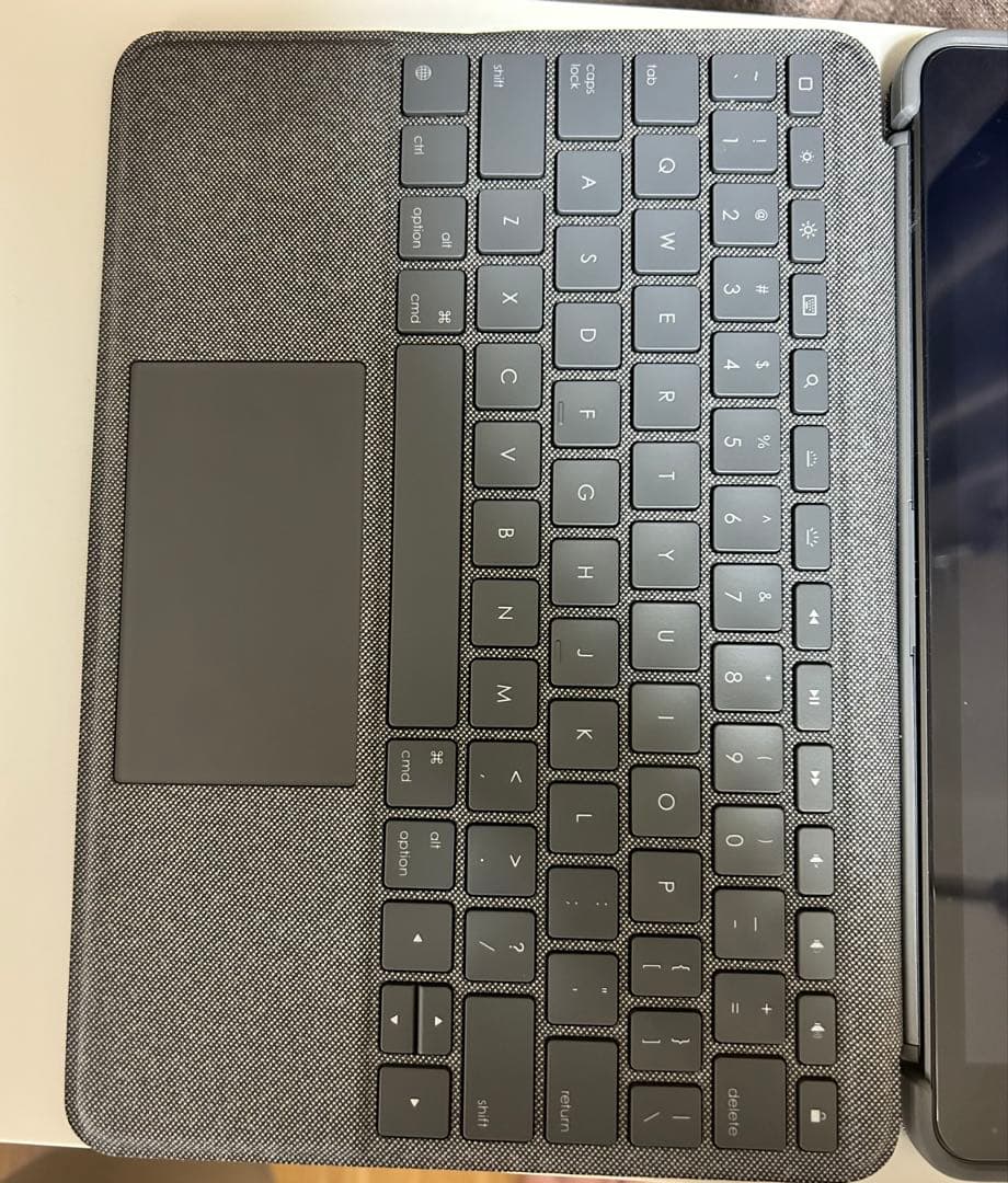 ipad第9世代　256GB Wi-Fi＋ロジクール