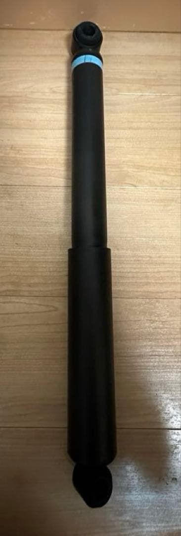 ハイエース　ダークプライムS ショックアブソーバー4本セット 黒