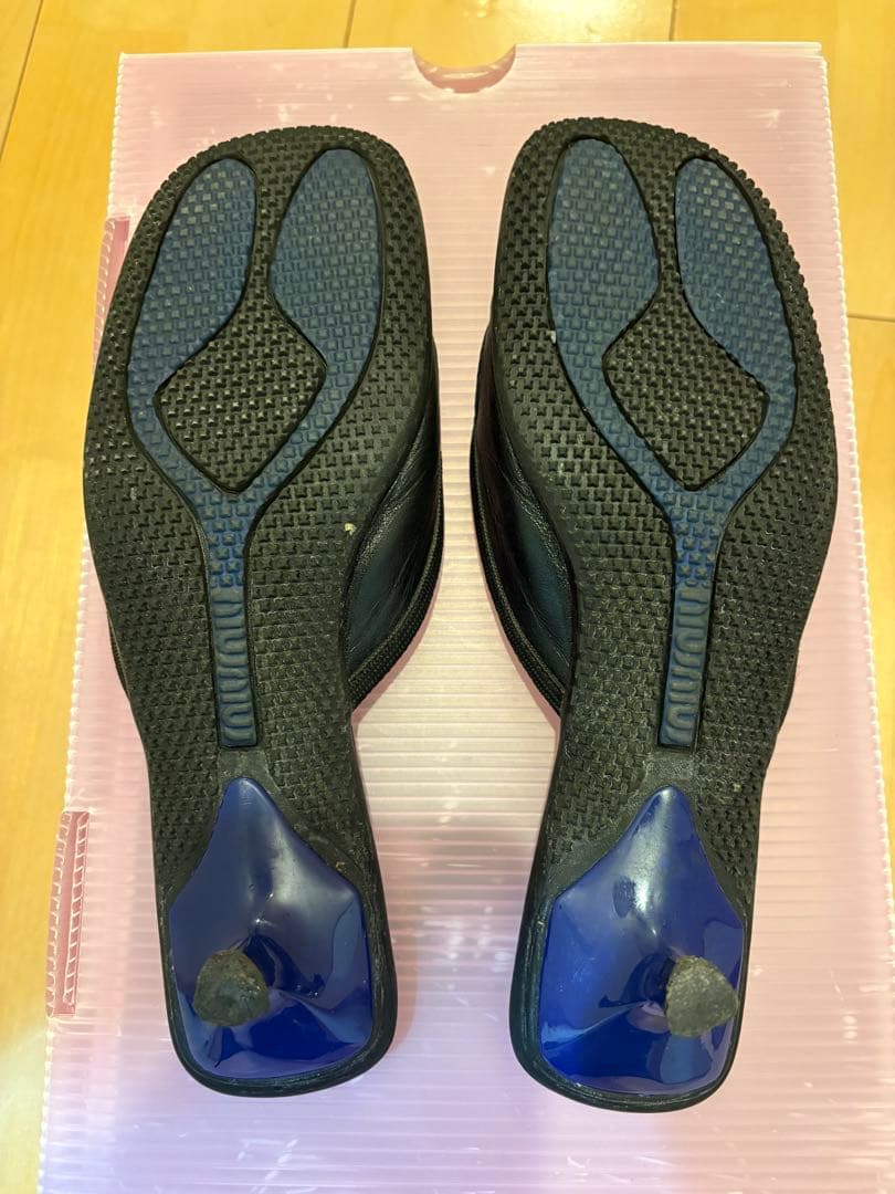 miu miu ブラックレザー ミュール