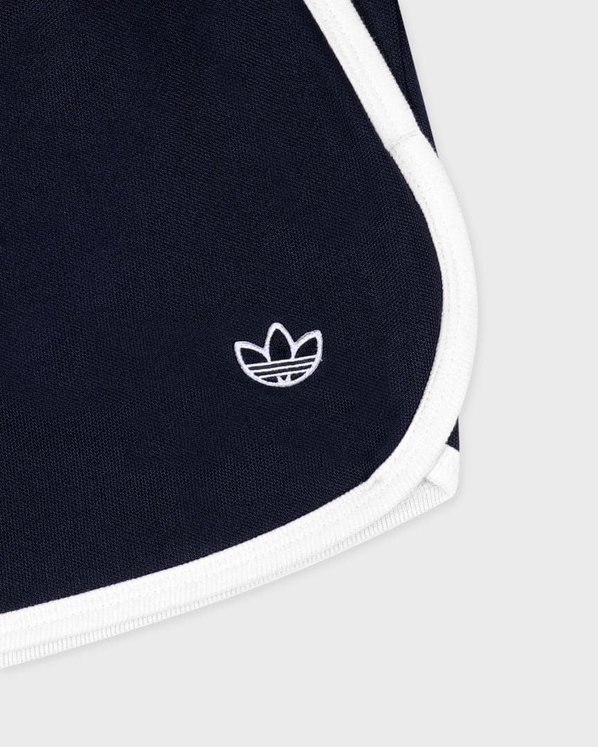 【新品】sporty & rich × adidas ネイビー ショートパンツ