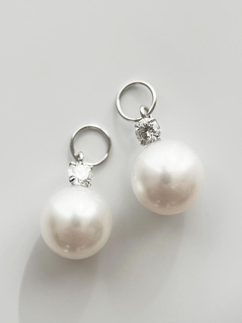 専用◆ K18WG ◆ 天然ダイヤモンド付き あこやチャーム ◆ ピアリング対応