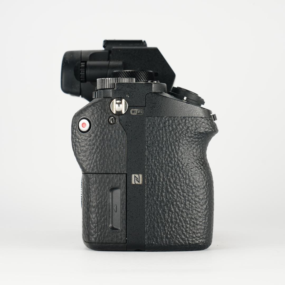 美品！SONY α7II完全セット 8798回 フルサイズデビューに最適