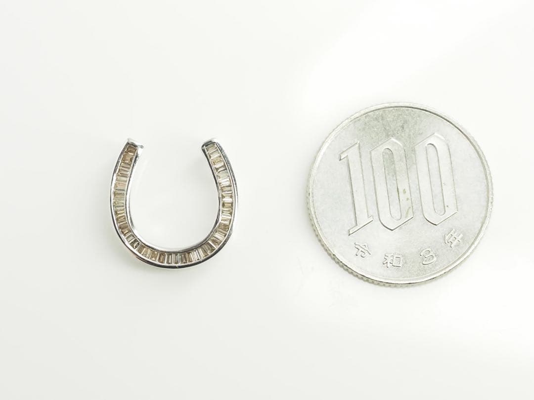 ◎GSTV☆K18WG 天然ダイヤモンド ホースシュー ペンダントトップ　馬蹄