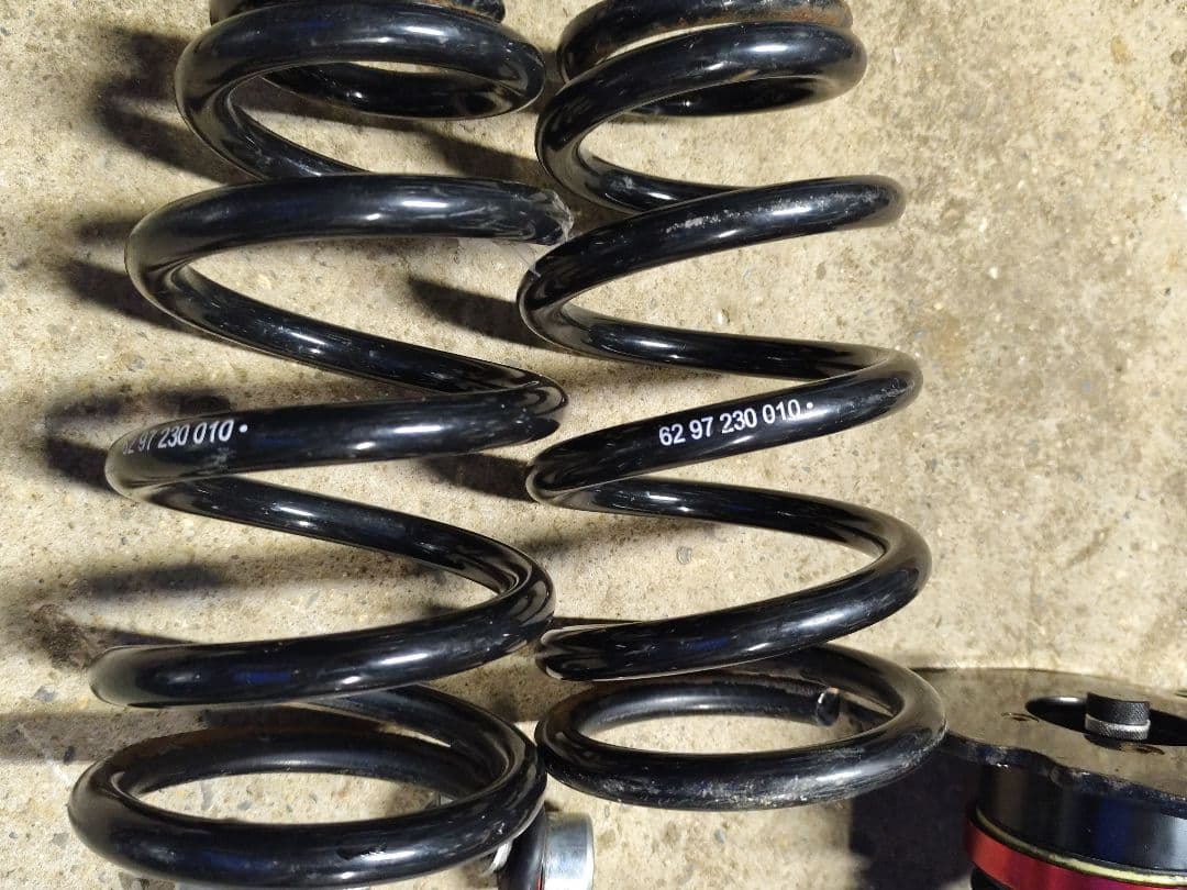 R*ン様 ラルグス　フルタップ車高調　スペックS　52 エルグランド