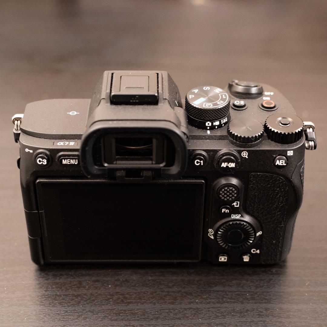 【美品】SONY α7 IV ILCE-7M4 ボディ ミラーレスカメラ