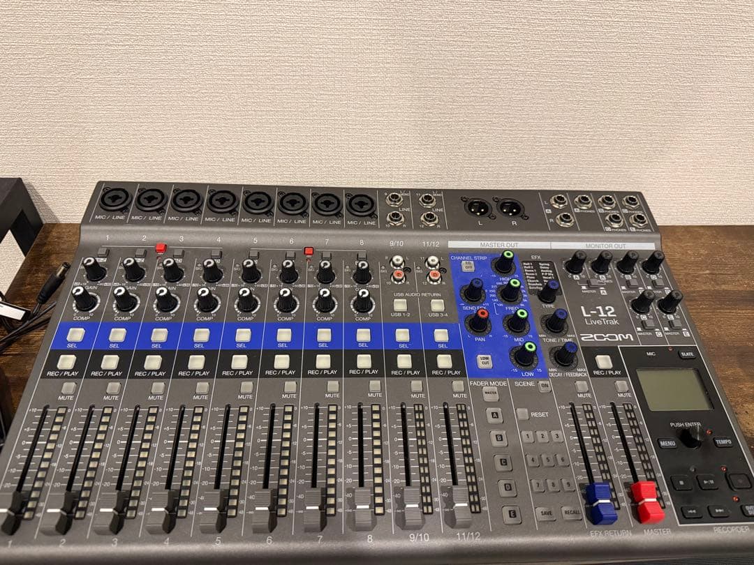 ZOOM L-12 デジタルミキサー 12チャンネル