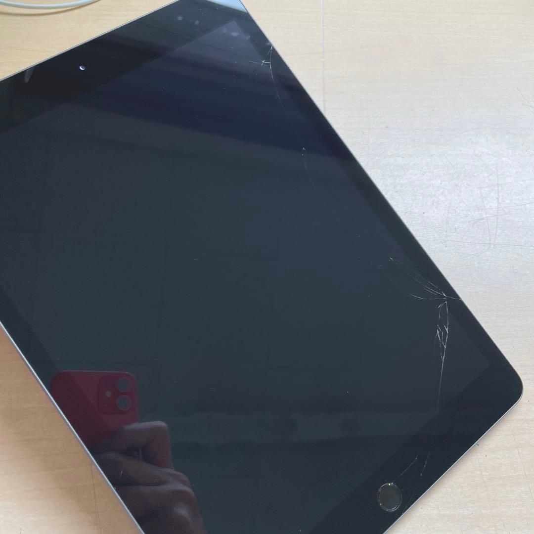 iPad 第8世代　A2270 Wi-Fiモデル　スペースグレイ　32GB