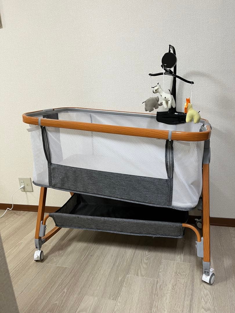 【超美品】折りたたみベビーベッド　オルゴール　蚊帳付き　ドーナツ枕付き