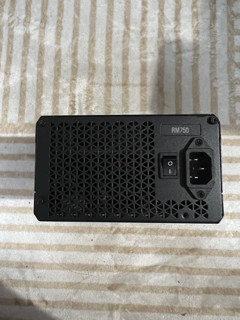 Corsair RM750 フルモジュラーATX電源