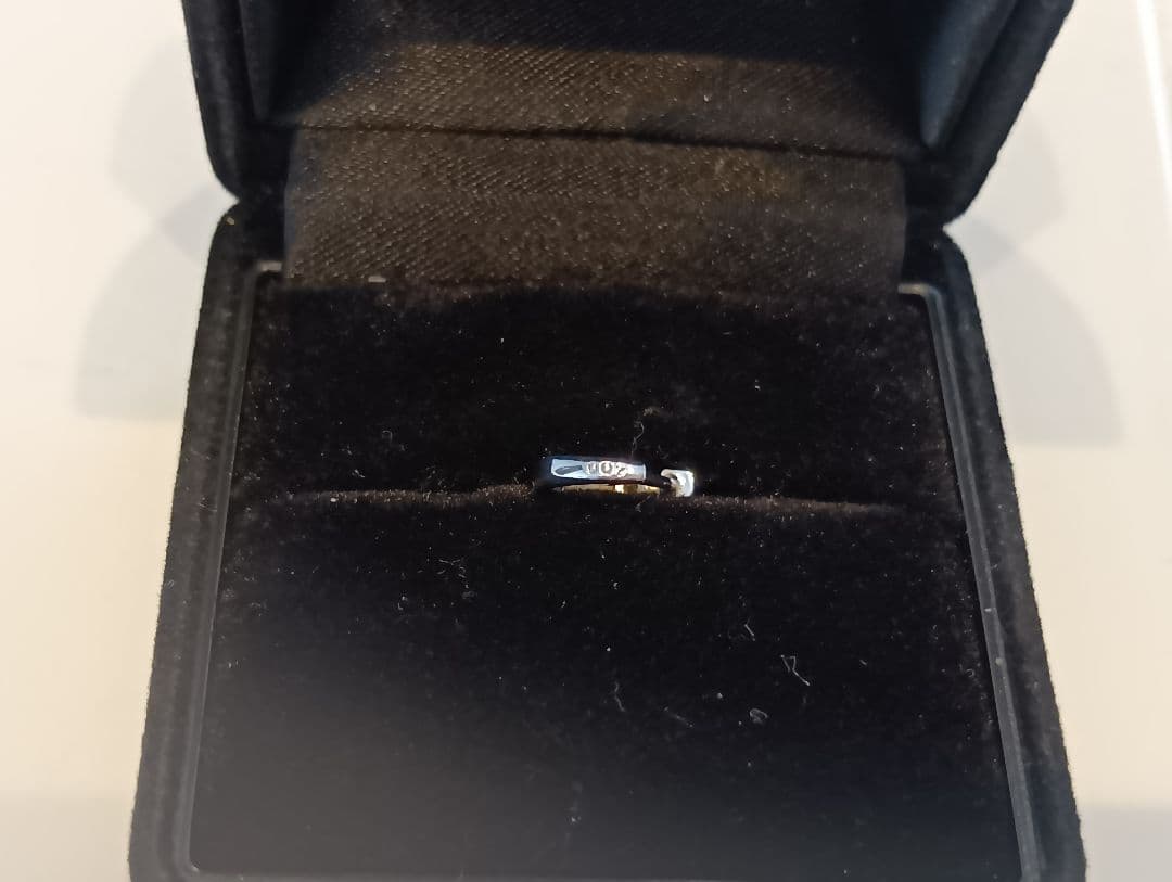 【片耳】 K18WG 0.02ダイヤモンドフープピアス