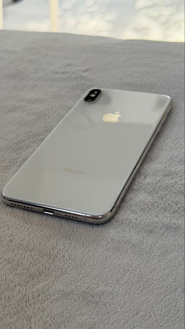 Apple iPhone XS Max 64GB シルバー 本体