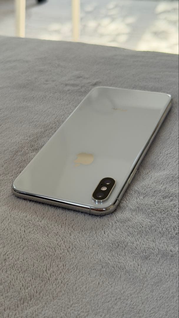 Apple iPhone XS Max 64GB シルバー 本体