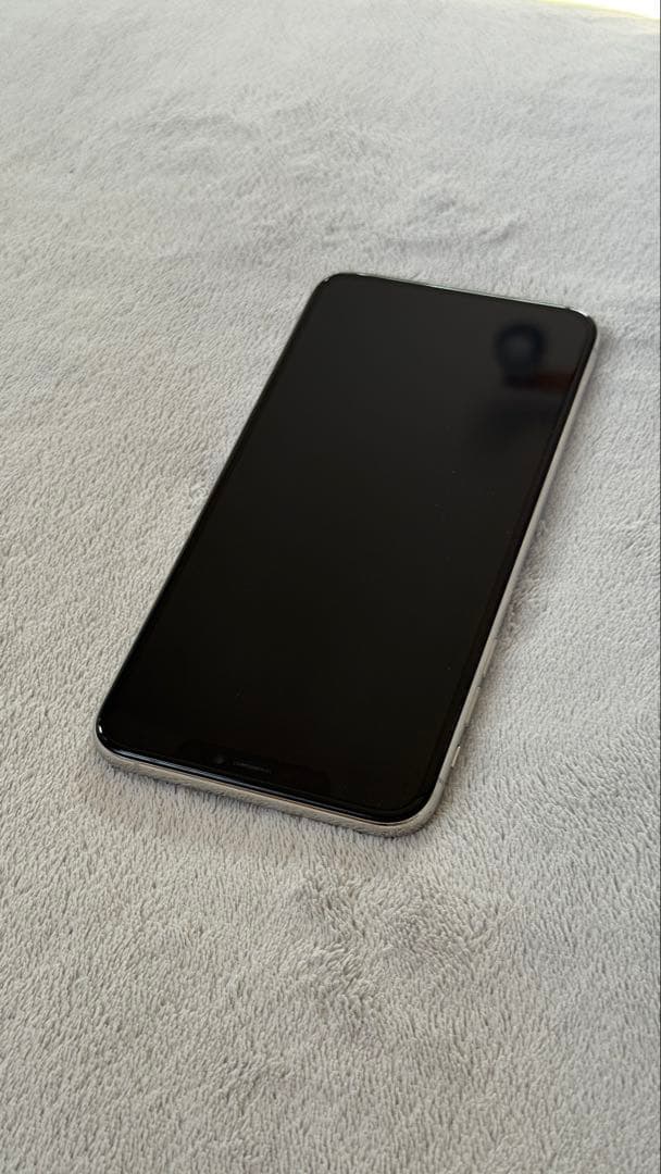 Apple iPhone XS Max 64GB シルバー 本体