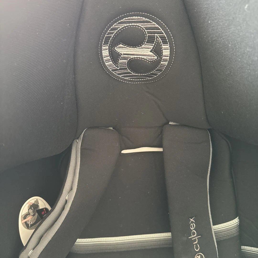 cybex ブラック チャイルドシート sirona s