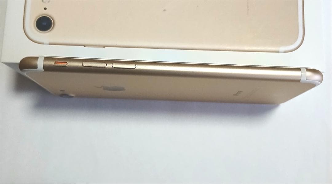 docomo iPhone 7 ゴールド - 極上状態 97% バッテリー