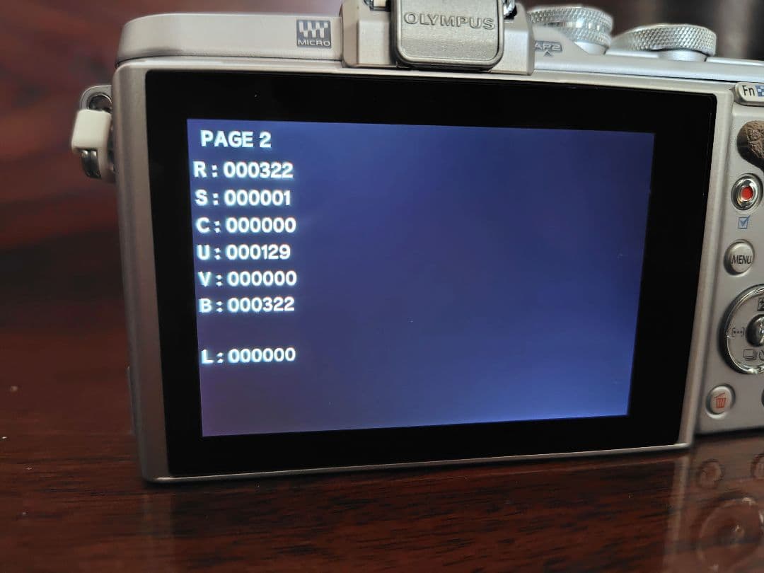 【美品！】OLYMPUS PEN E-PL8 ダブルズーム　ショット数322