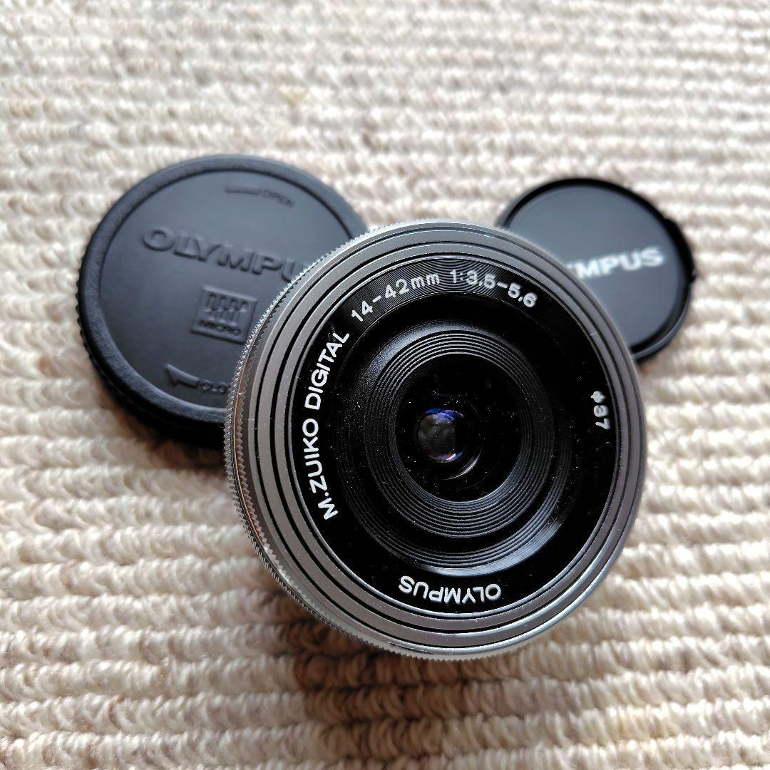 【美品！】OLYMPUS PEN E-PL8 ダブルズーム　ショット数322