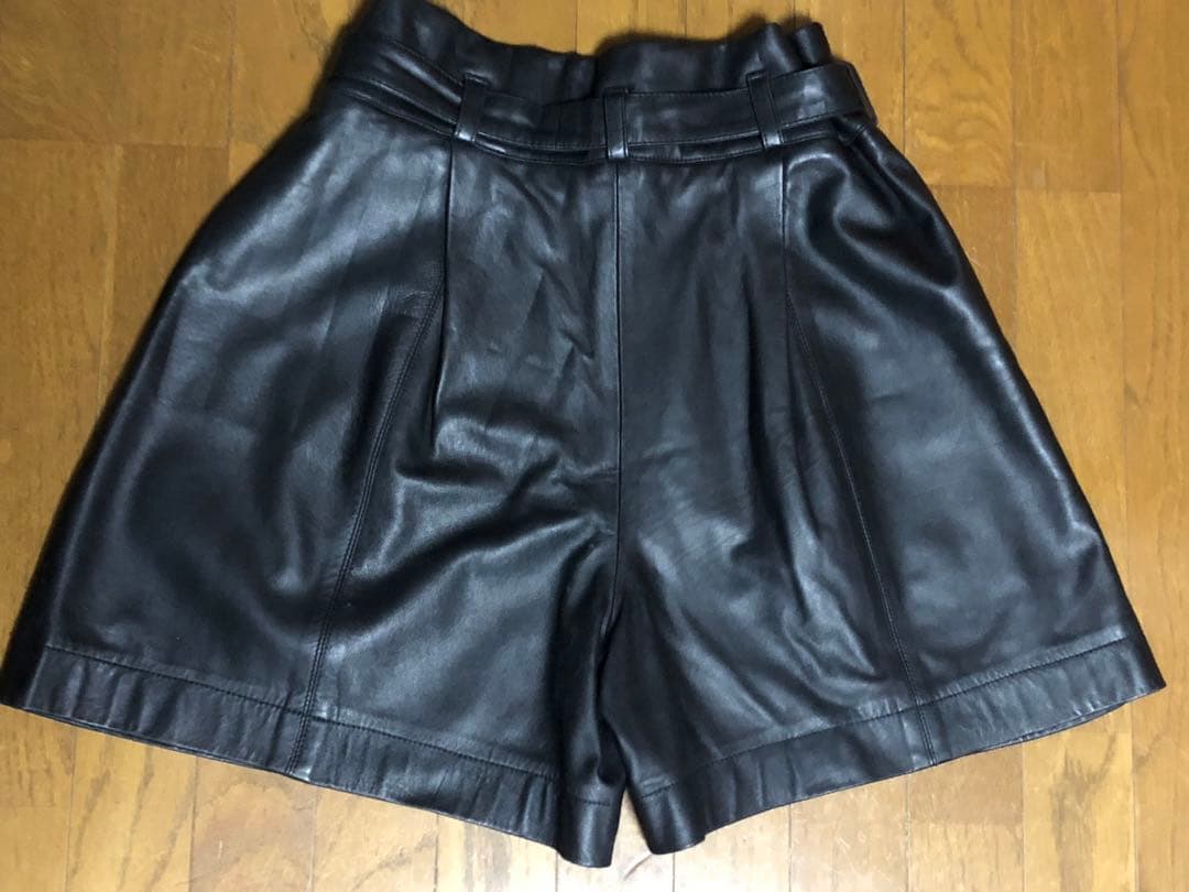 イッセイミヤケ　シープスキン　ブラックショートパンツ