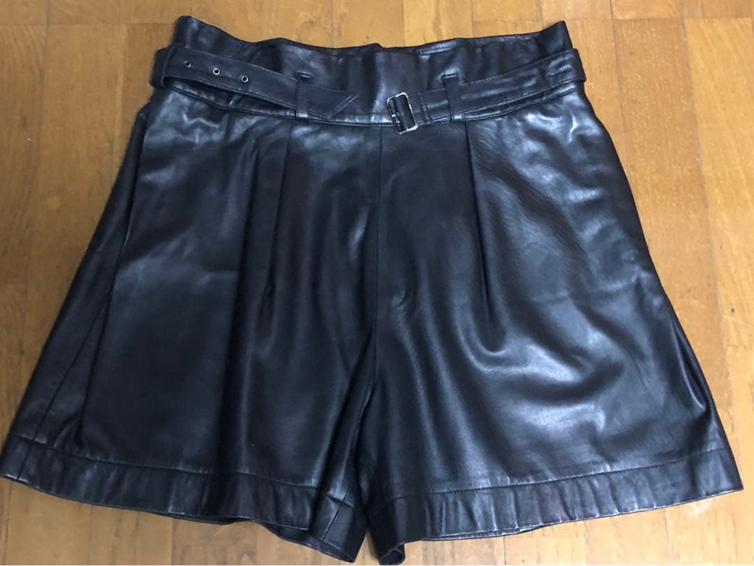 イッセイミヤケ　シープスキン　ブラックショートパンツ