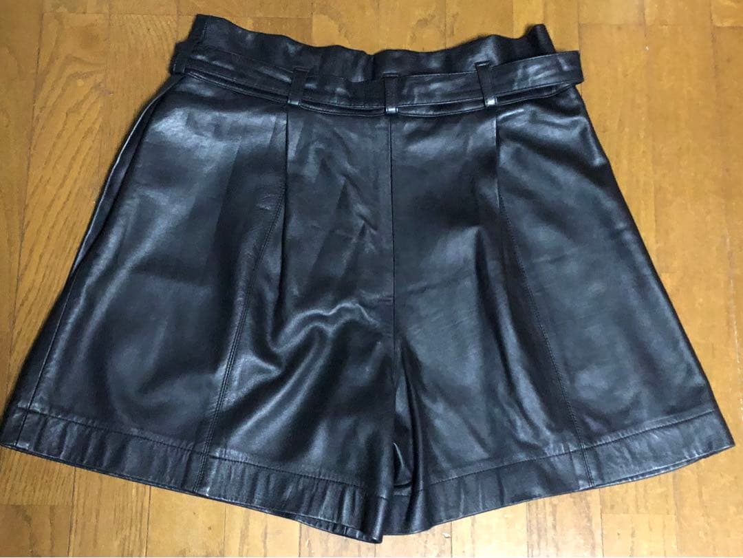 イッセイミヤケ　シープスキン　ブラックショートパンツ