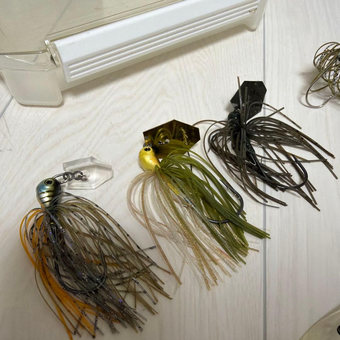 ハードルアー多数　クランク　チャター　バイブレーションなど　フックも多数