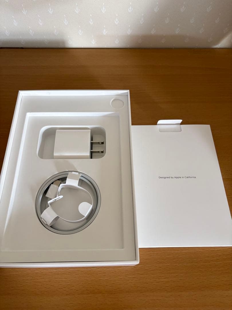 【極美品】 iPad mini 第6世代 Wi-Fi MOFT ケース付