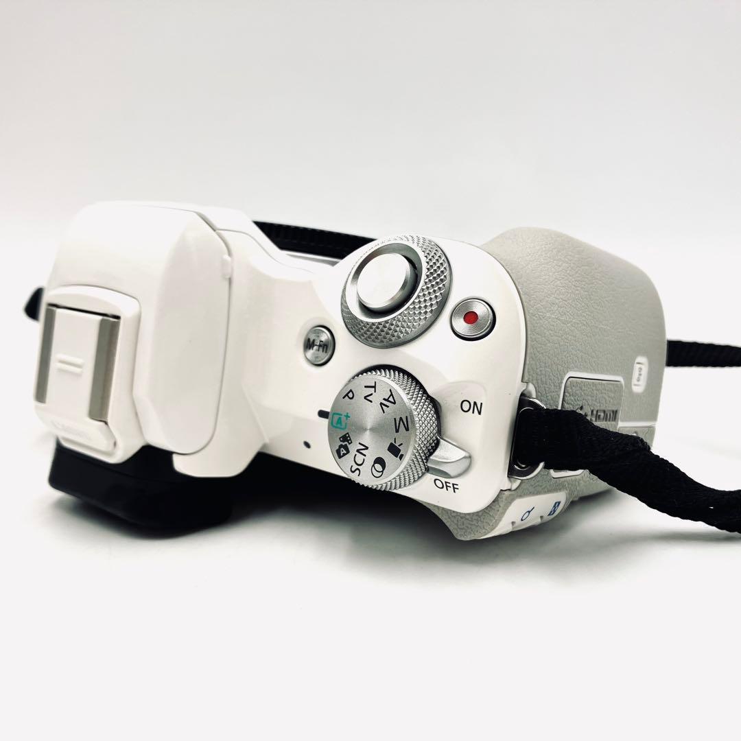 Wi-Fi対応♪ Canon EOS Kiss M ホワイト　18-55mm