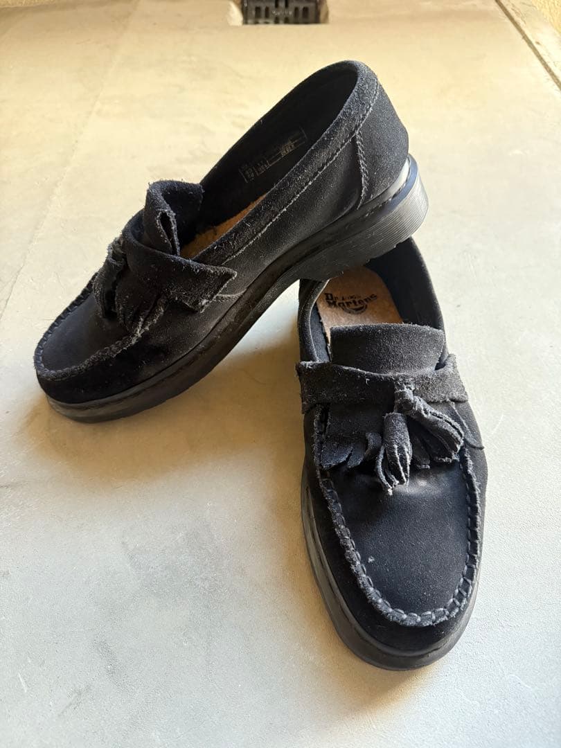 Dr.Martin 黒いフリンジ付きスエードモカシン