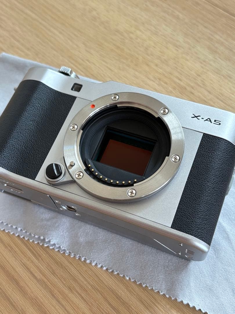 【最終値下げ】フジフィルム ミラーレス一眼 X-A5