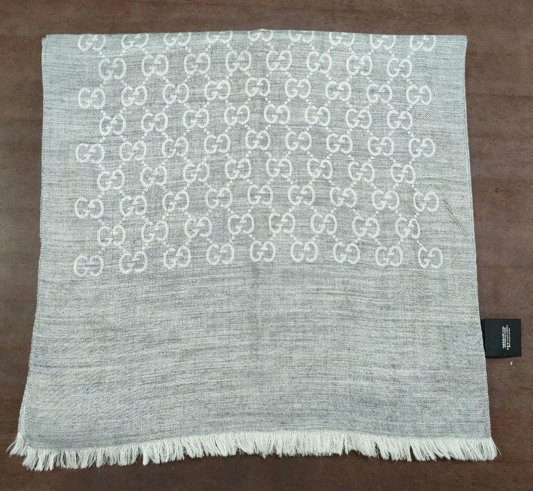 オムオム【美品】GUCCIシルクスカーフ