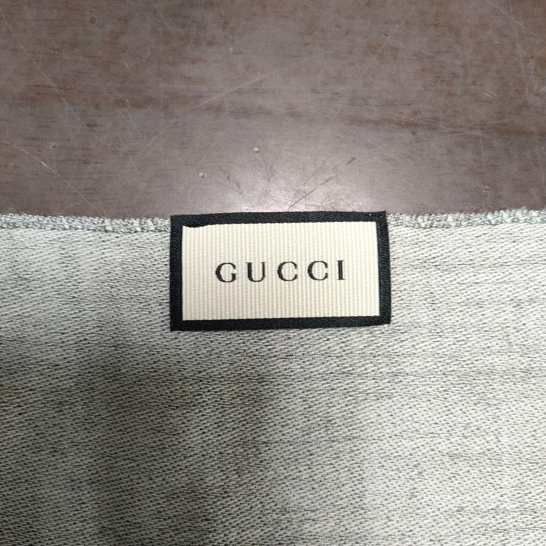 オムオム【美品】GUCCIシルクスカーフ