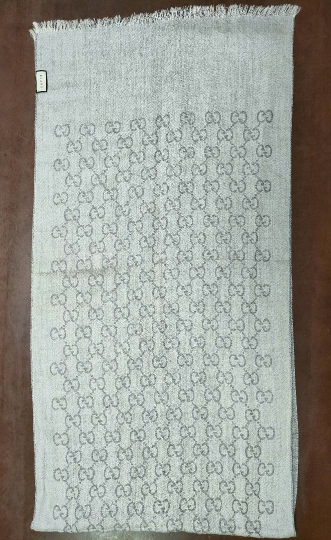 オムオム【美品】GUCCIシルクスカーフ