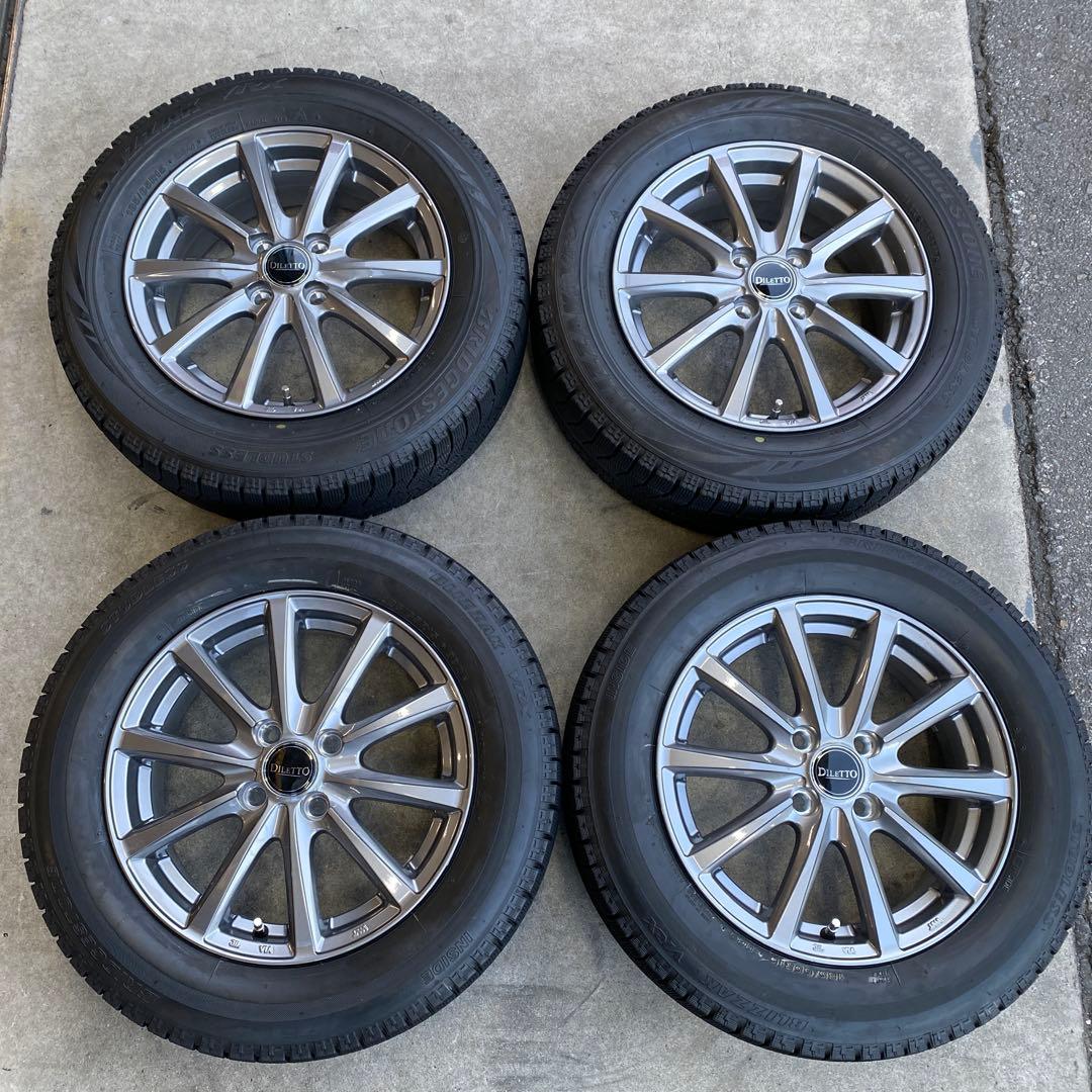 中古溝ありブリヂストンスタッドレスセット185/65R15アクア、ノート