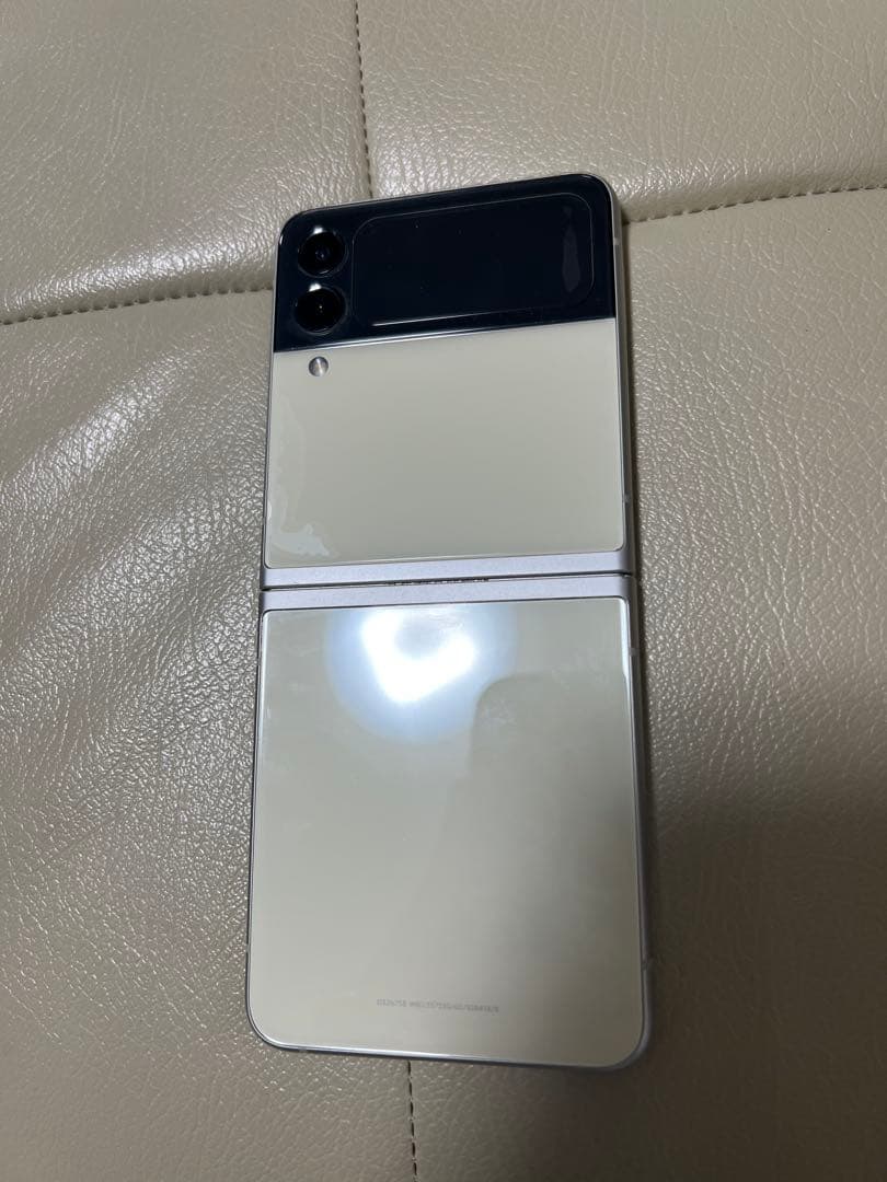 【SIMフリー】Galaxy Z Flip3 5G クリーム 128GB 本体