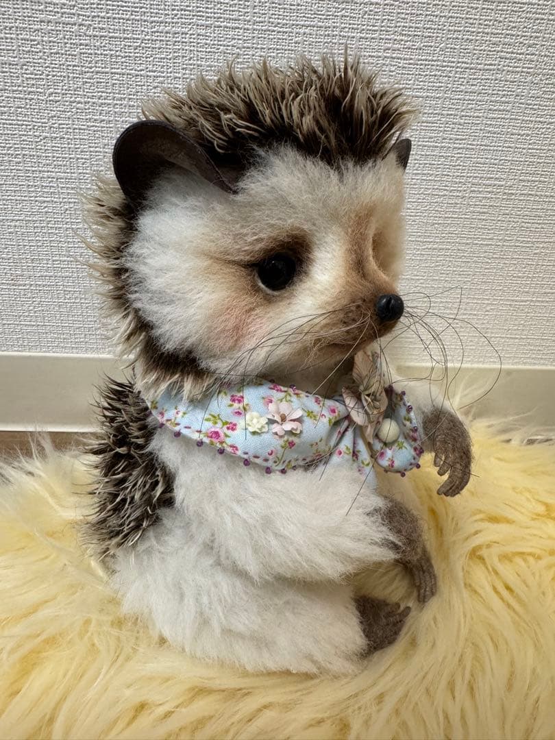 海外作家様作　アートドール　ハリネズミ