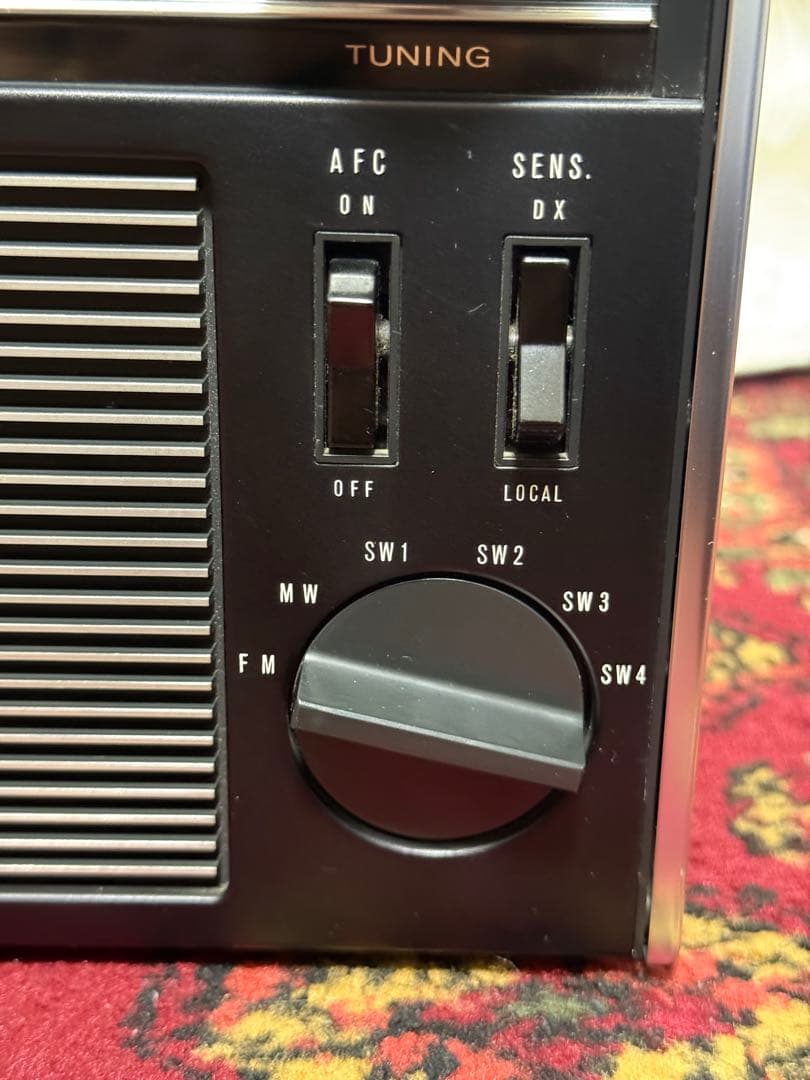 SONY TFM-2000F ポータブルラジオ