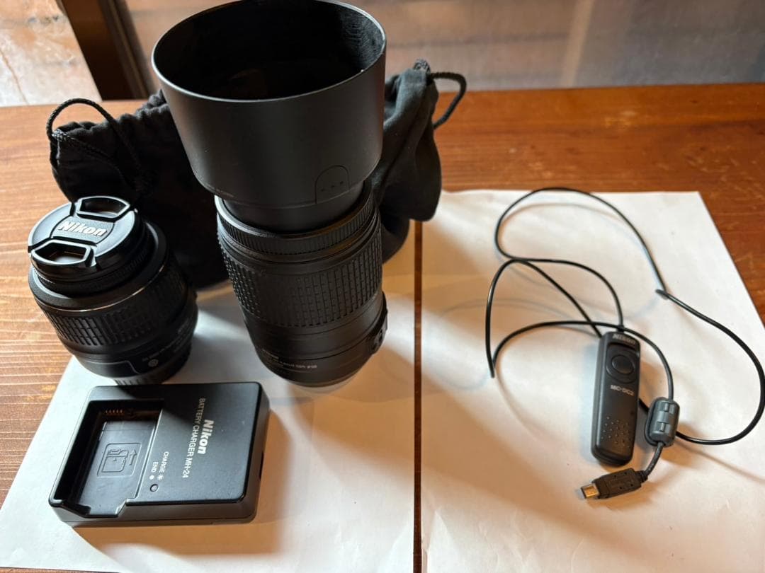 ニコン　デジタル一眼レフカメラ D5100 ダブルズームキットタコ