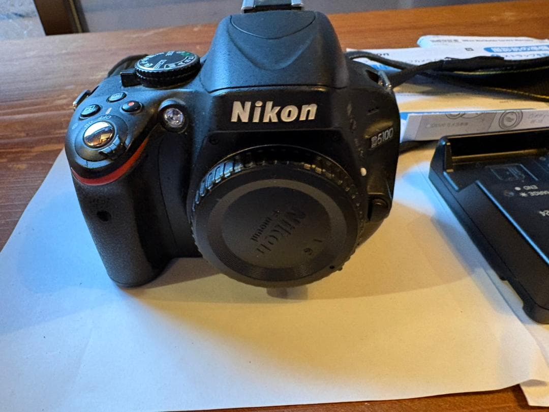 ニコン　デジタル一眼レフカメラ D5100 ダブルズームキットタコ