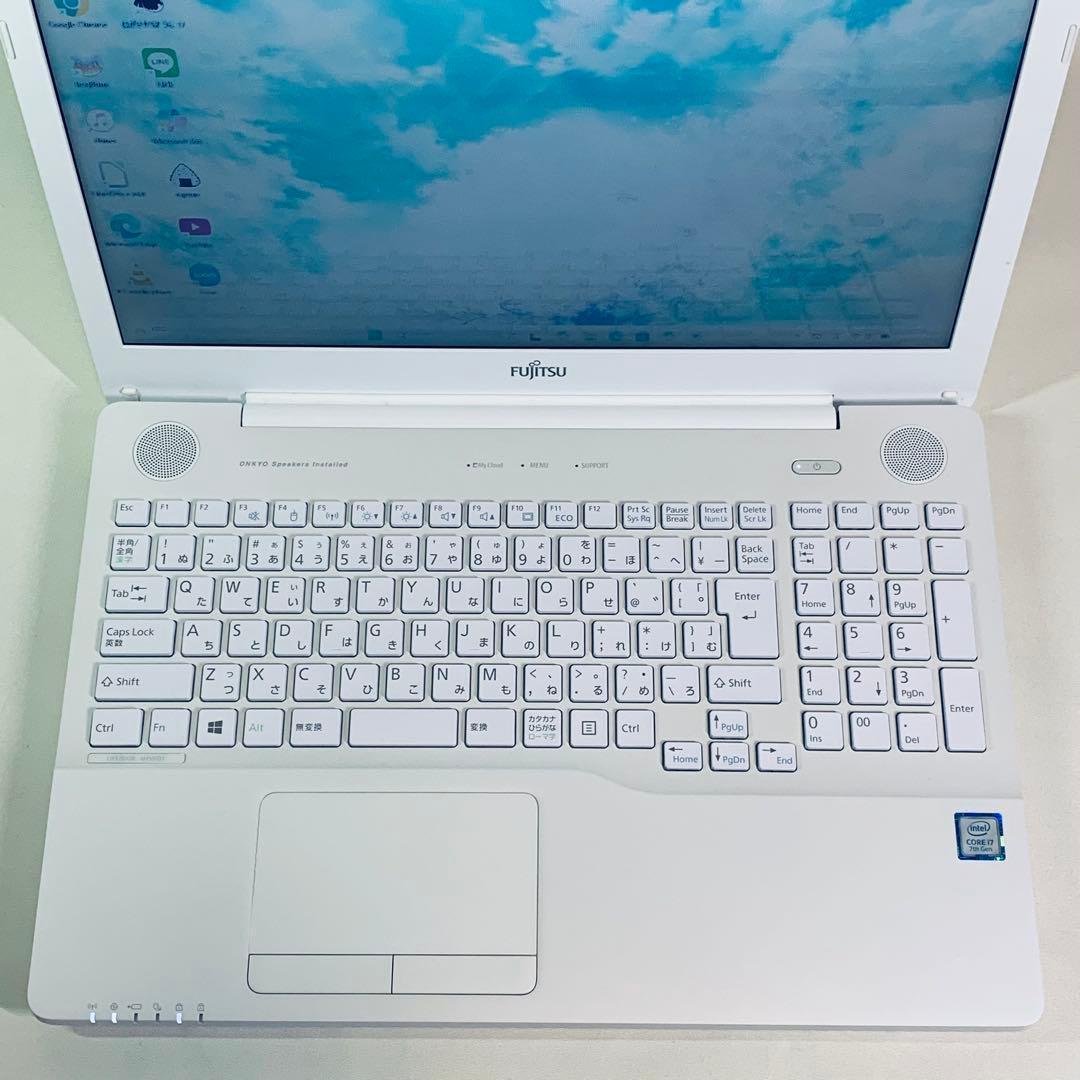 Core i7✨7世代✨SSD2TB✨32GB✨富士通✨ホワイト✨ノートパソコン