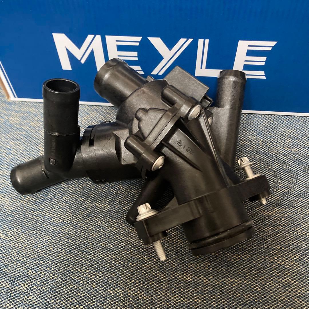 サーモスタット　A220 A45 AMG W176 M270 M133