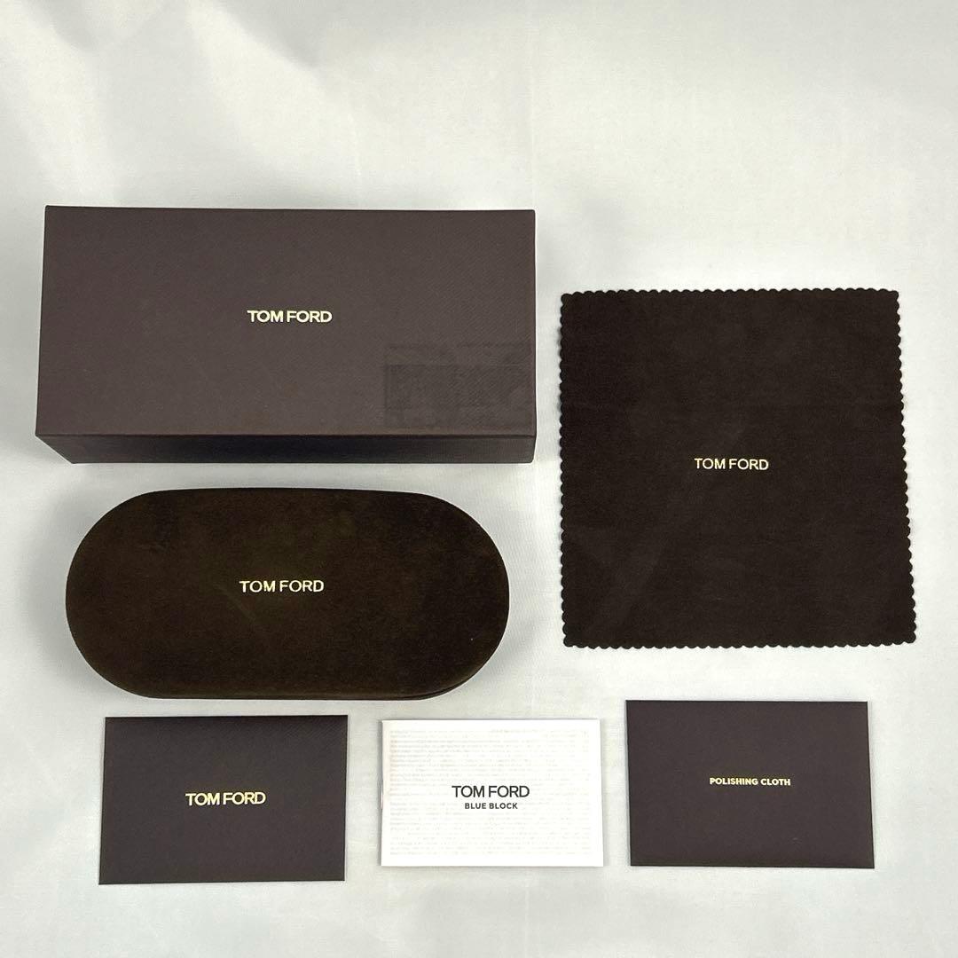 美品　TOMFORD 伊達メガネ　TF5542-B 001 専用ケース付き